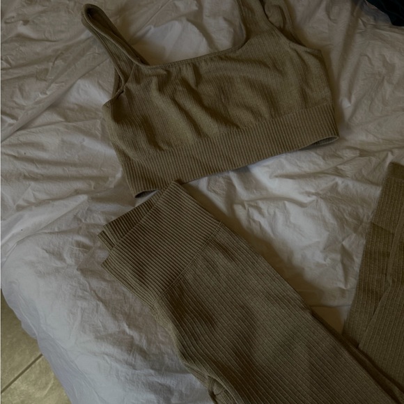 Ribbed Tan Matching Workout Set - Picture 4 of 5